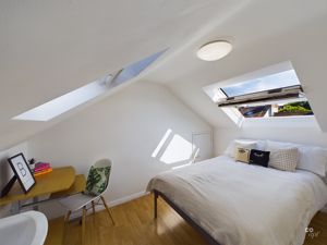 bed - click for photo gallery